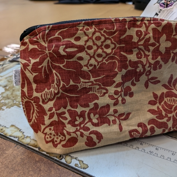 Handmade Floral Makeup/ Travel bag - Picture 5 of 5